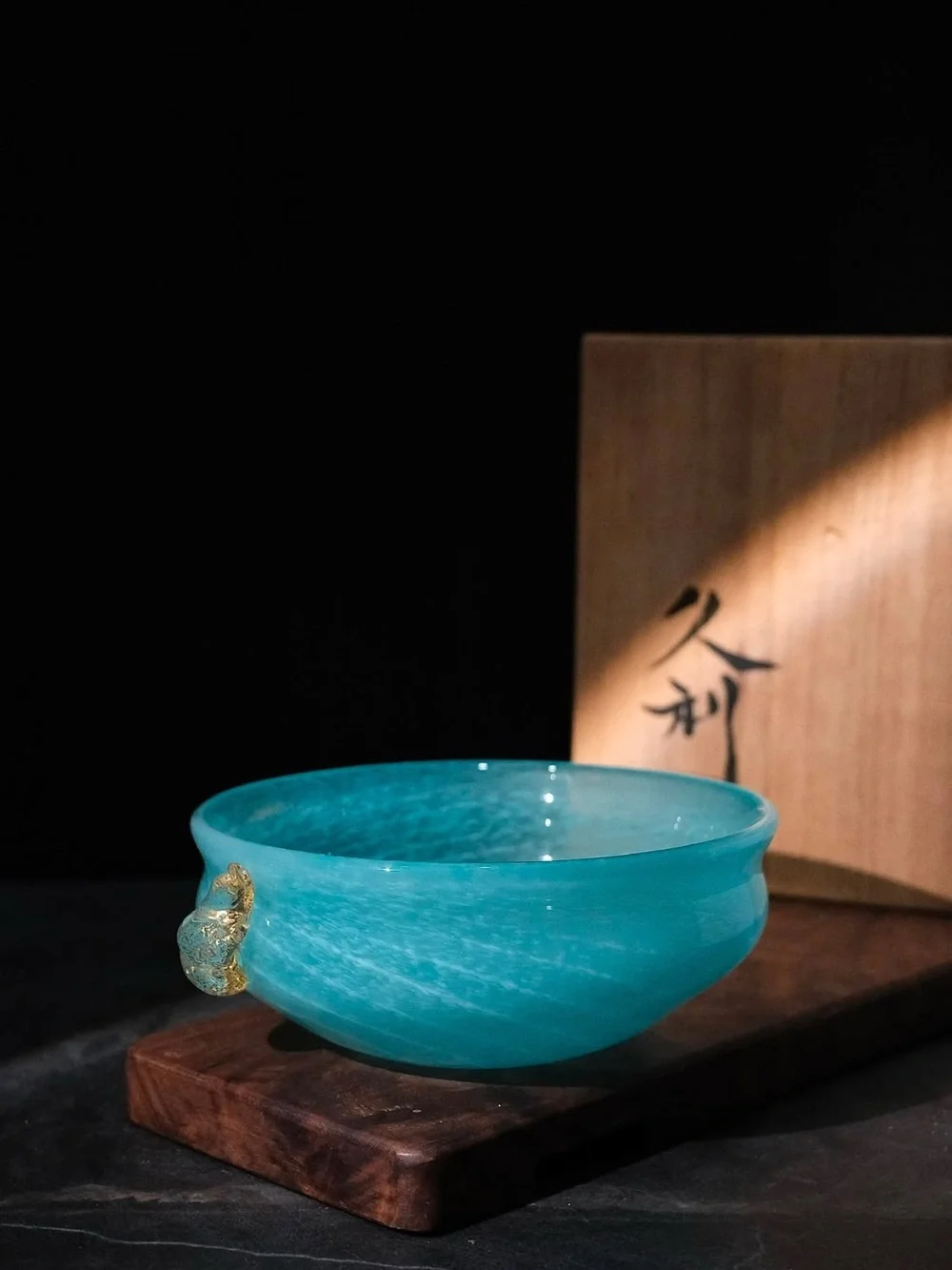 Art Glass Chawan – Iwata Hisatoshi (岩田久利) 金彩青硝子茶碗 – Blue Glass Chawan with Gold